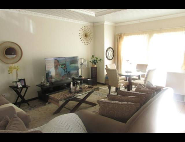 2 BEDROOM HOUSE FOR SALE IN WHITE RIVER EXT 46
